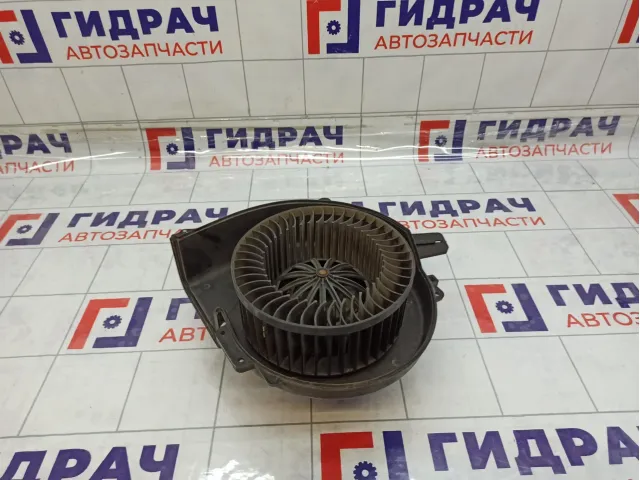 Моторчик отопителя Skoda Rapid (NH3) 6R1819015