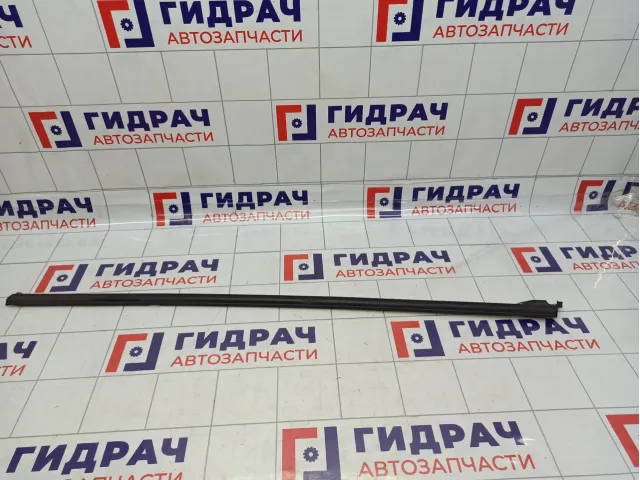 Накладка стекла заднего левого Skoda Rapid (NH3) 5JA839477B