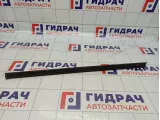 Уплотнитель стекла переднего правого Skoda Rapid (NH3) 5JA837480B