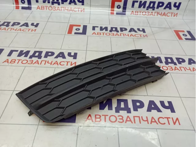 Решетка в бампер правая Skoda Rapid (NH3) 60U807368