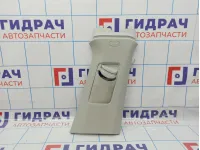 Обшивка стойки средней правой верхняя Skoda Rapid (NH3) 5JA867244B. Потертость.