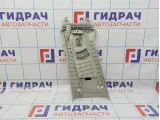 Обшивка стойки средней правой верхняя Skoda Rapid (NH3) 5JA867244B. Потертость.