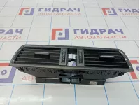 Дефлектор воздушный центральный Skoda Rapid (NH3) 5JA820951C.