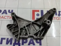 Кронштейн двигателя правый Skoda Superb 06J199207P