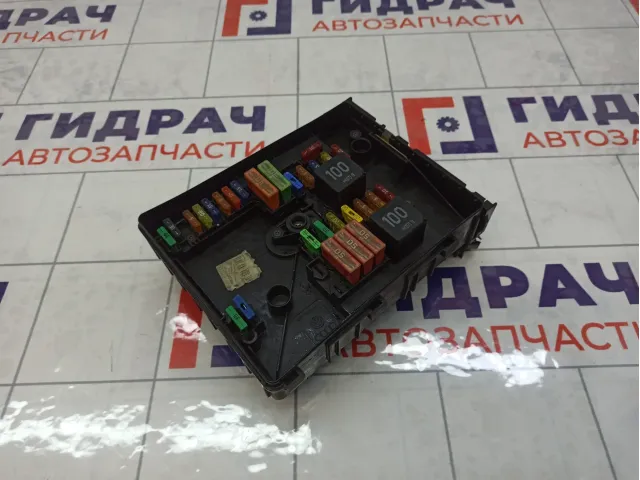 Блок предохранителей Skoda Superb 1K0937125D