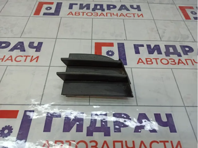 Решетка бампера правая Skoda Superb 3T0853666
