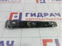 Направляющая заднего бампера правая Skoda Yeti (5L) 5L6807394