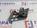 Кронштейн переднего бампера левый Skoda Yeti (5L) 5L0807055