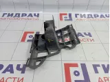 Кронштейн переднего бампера левый Skoda Yeti (5L) 5L0807055