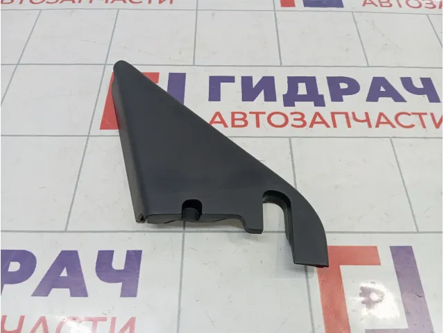 Крышка зеркала внутренняя левая Skoda Yeti (5L) 5L08379739B9
