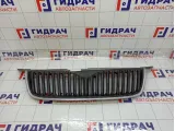 Решетка радиатора Skoda Yeti 5L08536689B9