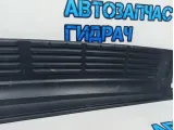 Накладка заднего бампера Toyota Land Cruiser J200, 11 поколение  5216260040. Царапины. Сломано несколько креплений.