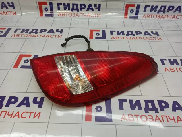 Фонарь задний наружный правый Suzuki Liana (RC31S) 35650-54G00