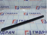 Уплотнитель стекла переднего левого Suzuki SX4 (JYA) 83861-61M00