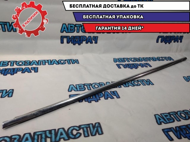 Накладка стекла переднего левого Volkswagen Touareg 7L6837477D Отличное состояние