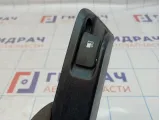 Ручка открывания лючка бензобака Toyota Auris (E150) 77306-52040. Потертость.