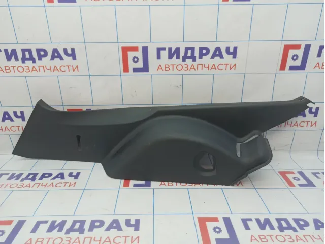 Обшивка стойки задней левой нижняя Toyota Auris (E150) 62552-02080-B0. Царапины.