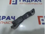 Кронштейн переднего бампера правый Toyota Avensis (T250) 52535-05020. Дефект.