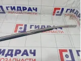 Накладка стекла переднего левого Toyota Camry 7572033140
