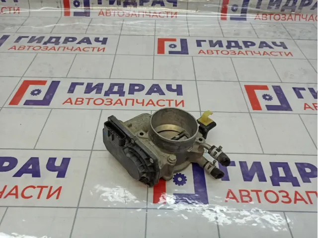 Дроссельная заслонка Toyota Camry 2203036010