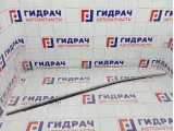 Накладка стекла переднего левого Toyota Camry 7572033170