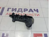Кронштейн бампера задний правый Toyota Camry (XV70) 5256233060