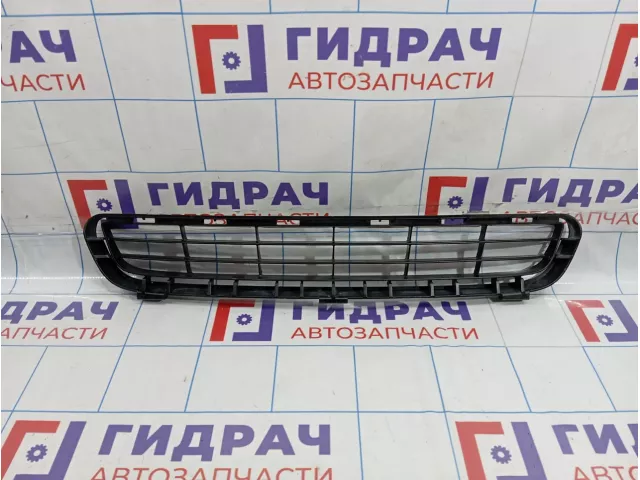 Решетка в бампер центральная Toyota Camry (XV40) 53112-33030