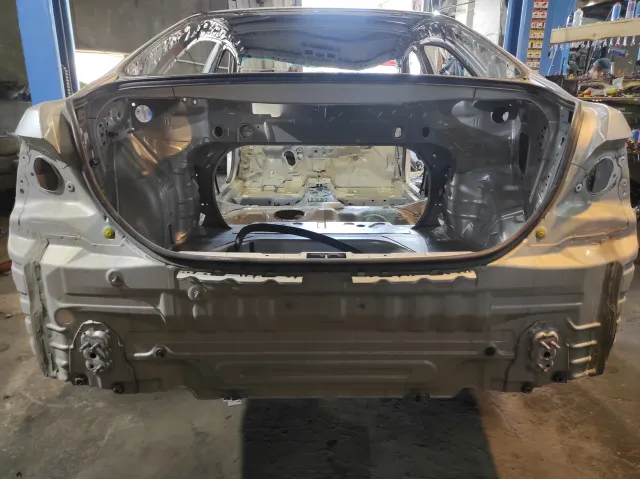 Панель задняя Toyota Camry (XV40) 58307-33130