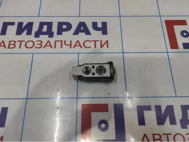 Клапан кондиционера Toyota Camry (XV40) 88515-33020