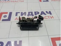 Ручка двери багажника Toyota Corolla (E120) 6902313020