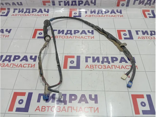 Проводка крышки (двери) багажника Toyota Corolla (E120) 8218413410