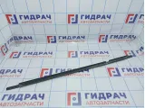 Накладка стекла заднего правого наружная Toyota Corolla (E120) 75730-12261