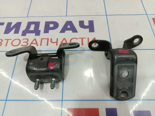 Петли двери задней правой Toyota Corolla (E120)