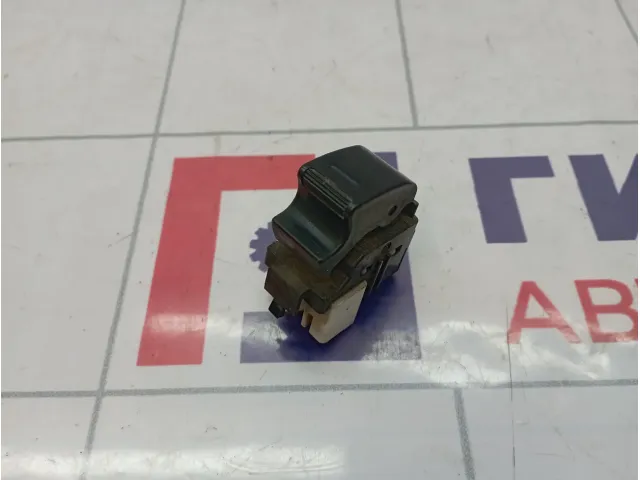 Кнопка стеклоподъемника Toyota Corolla (E120) 84810-12080