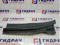 Решетка стеклоочистителя левая Toyota Corolla (E120) 55709-12020