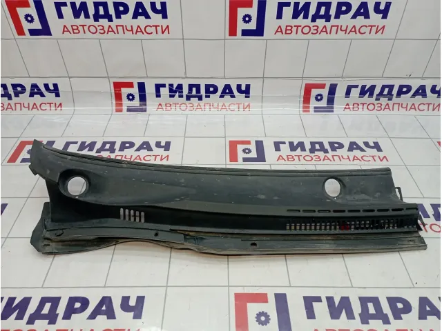 Решетка стеклоочистителя правая Toyota Corolla (E120) 55708-12230