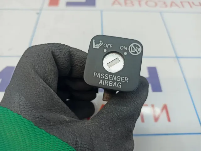 Выключатель AIR BAG Toyota Corolla (E150) 69065-42010