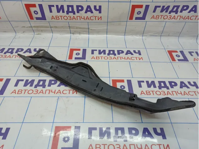 Пыльник переднего правого крыла Toyota Corolla (E180) 53827-02210.