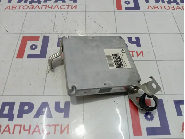 Блок управления двигателем Toyota Corolla Verso 896610F050