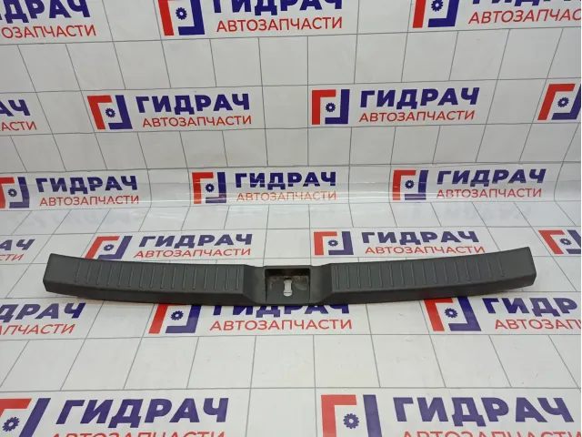 Обшивка багажника на заднюю панель Toyota Corolla Verso (AR10) 64716-0F010-B0