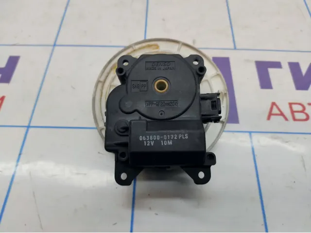 Моторчик заслонки отопителя Toyota Highlander 2 (XU40) 87106-33270