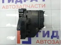 Блок предохранителей Toyota Highlander 8272048110