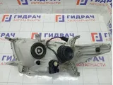 Фара правая Toyota Highlander 8113048A30