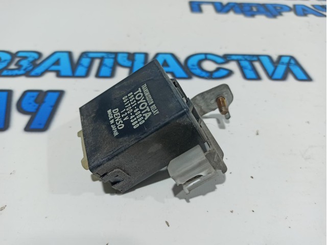 Реле Toyota Land Cruiser 100 89531-60050.