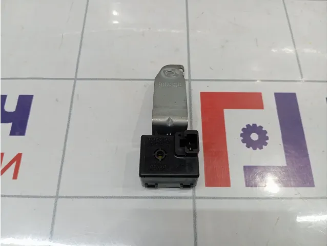Реле Toyota Land Cruiser Prado (J120) 8665251010