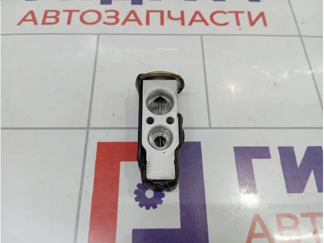 Клапан кондиционера Toyota Land Cruiser Prado (J120) 8851560120