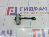 Ограничитель двери задний Toyota Land Cruiser Prado (J120) 68640-60090