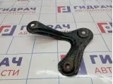 Кронштейн передней балки правый Toyota RAV4 (XA30) 52257-42010