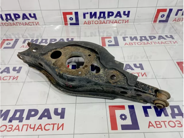 Рычаг задний поперечный правый Toyota RAV4 (XA30) 48730-42040