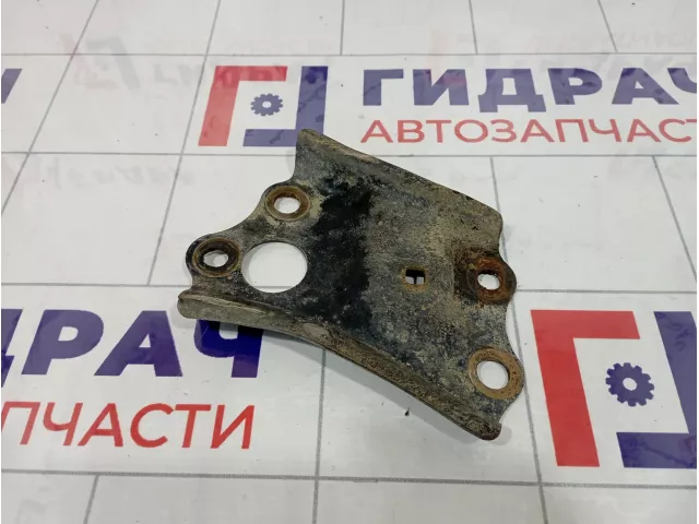 Кронштейн передней балки левый Toyota RAV4 (XA30) 52256-12010